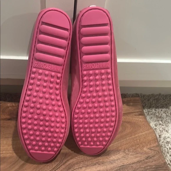 Minnetonka Pink Suede Moccasins with Beaded Detail - Picture 3 of 3